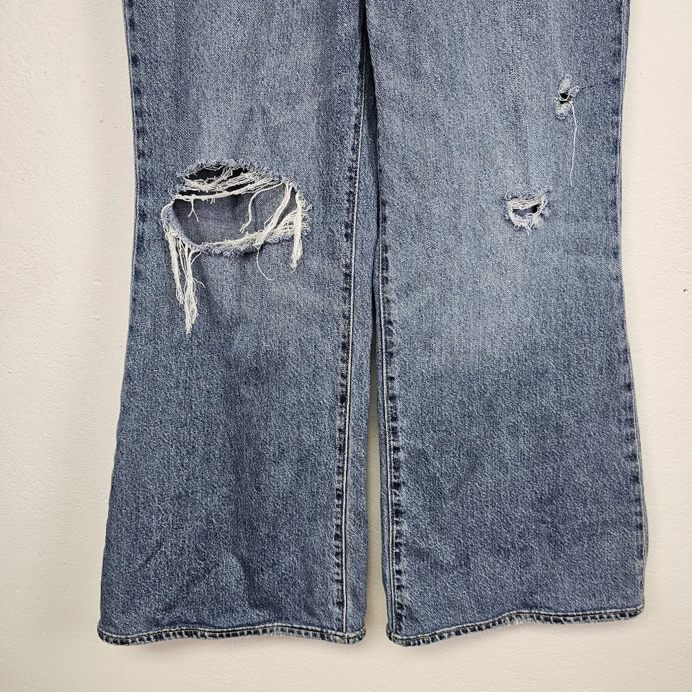 Levi's Premium High Loose Flare Jeans Distressed- Size 27 X 29 - Picture 5 of 12